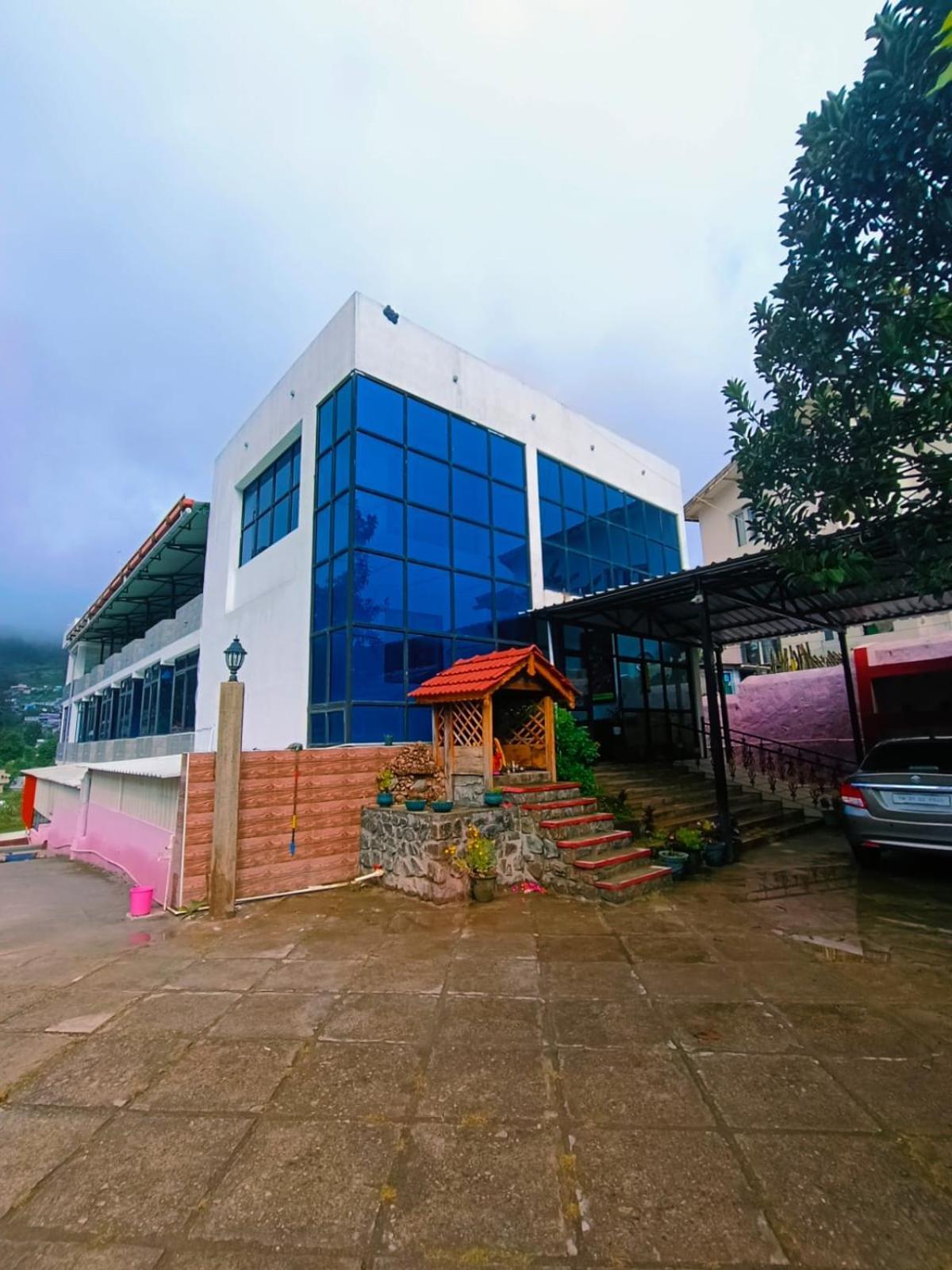Vetrivel International By Brown Tree Resorts Kodaikanal Exterior photo