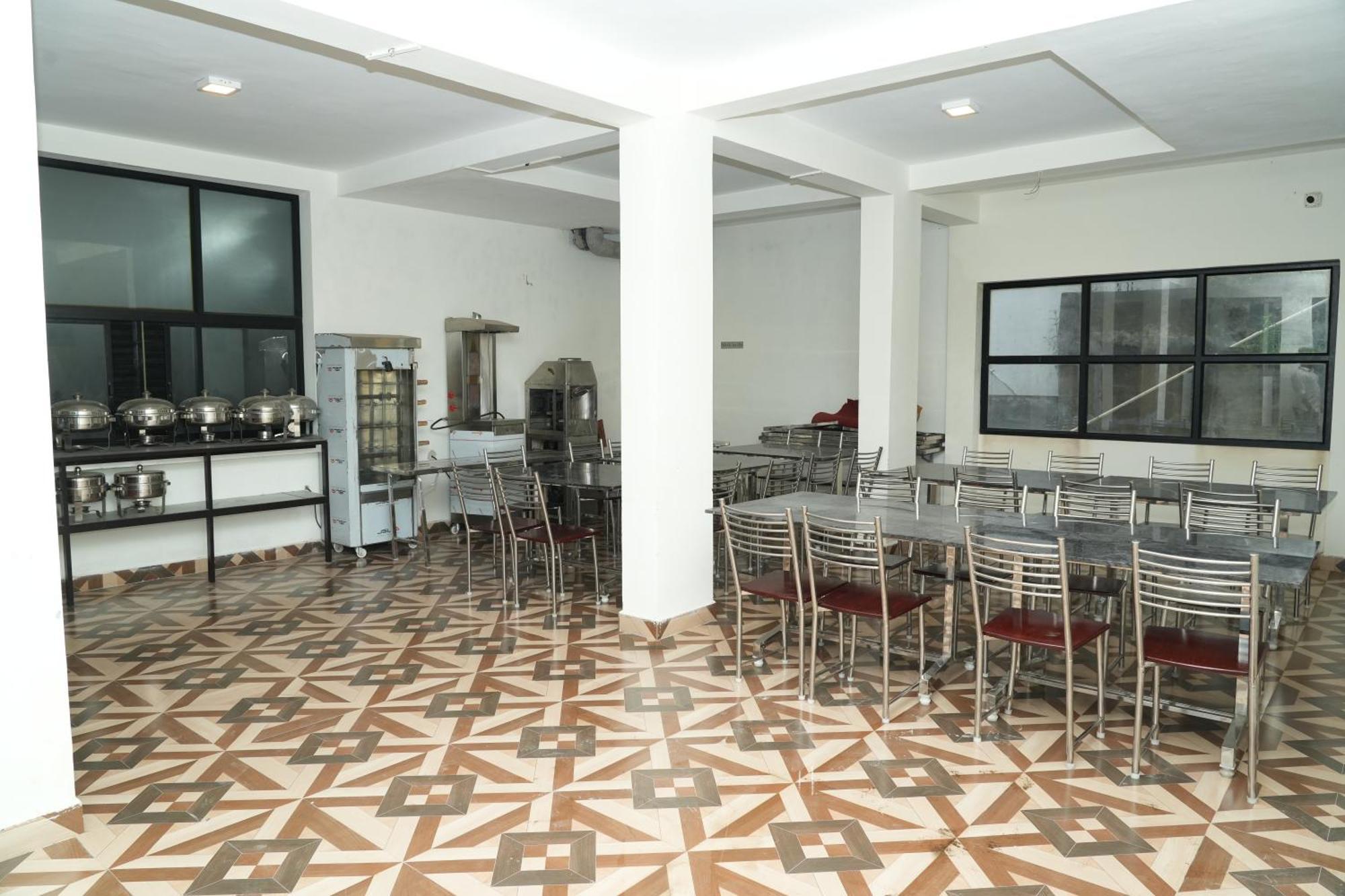 Vetrivel International By Brown Tree Resorts Kodaikanal Exterior photo