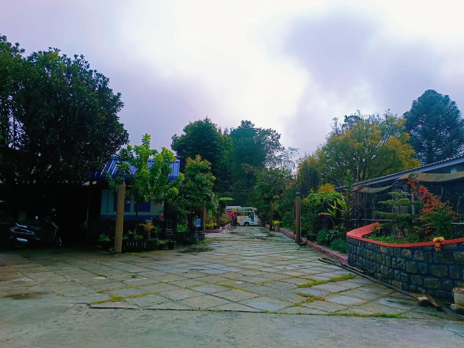 Vetrivel International By Brown Tree Resorts Kodaikanal Exterior photo